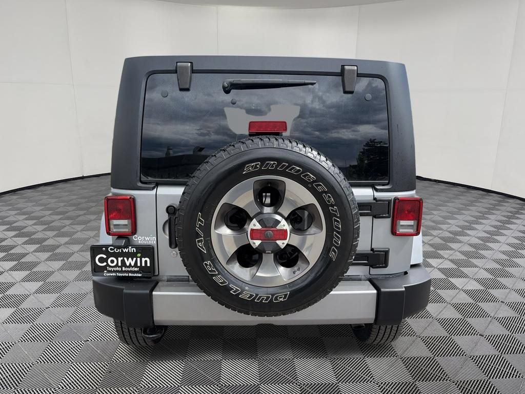 Used 2017 Jeep Wrangler Unlimited Sahara w/ Connectivity Group AWD/4WD image 8