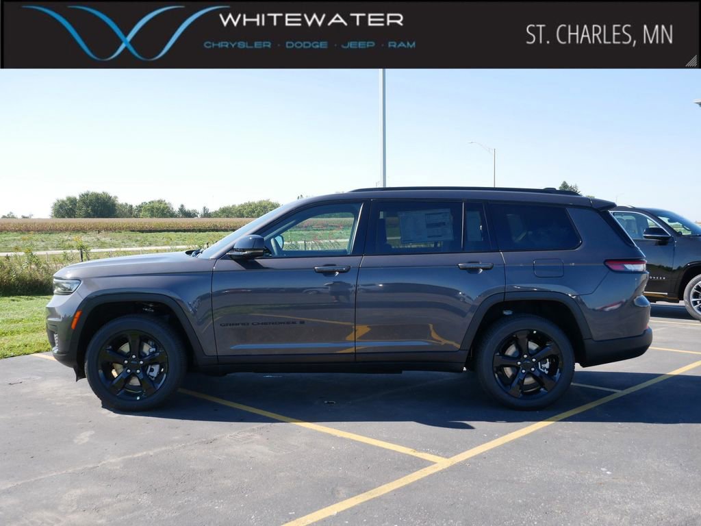 New 2025 Jeep Grand Cherokee L Altitude image 3