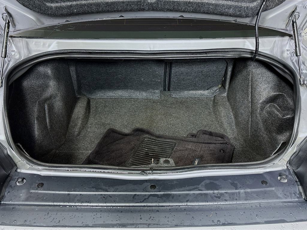 Used 2016 Dodge Challenger SXT image 25