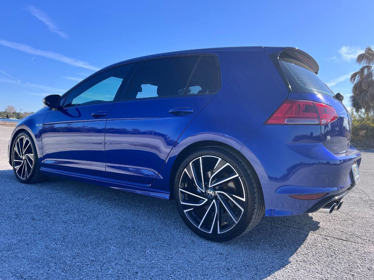 Used 2015 Volkswagen Golf R 4-Door image 5