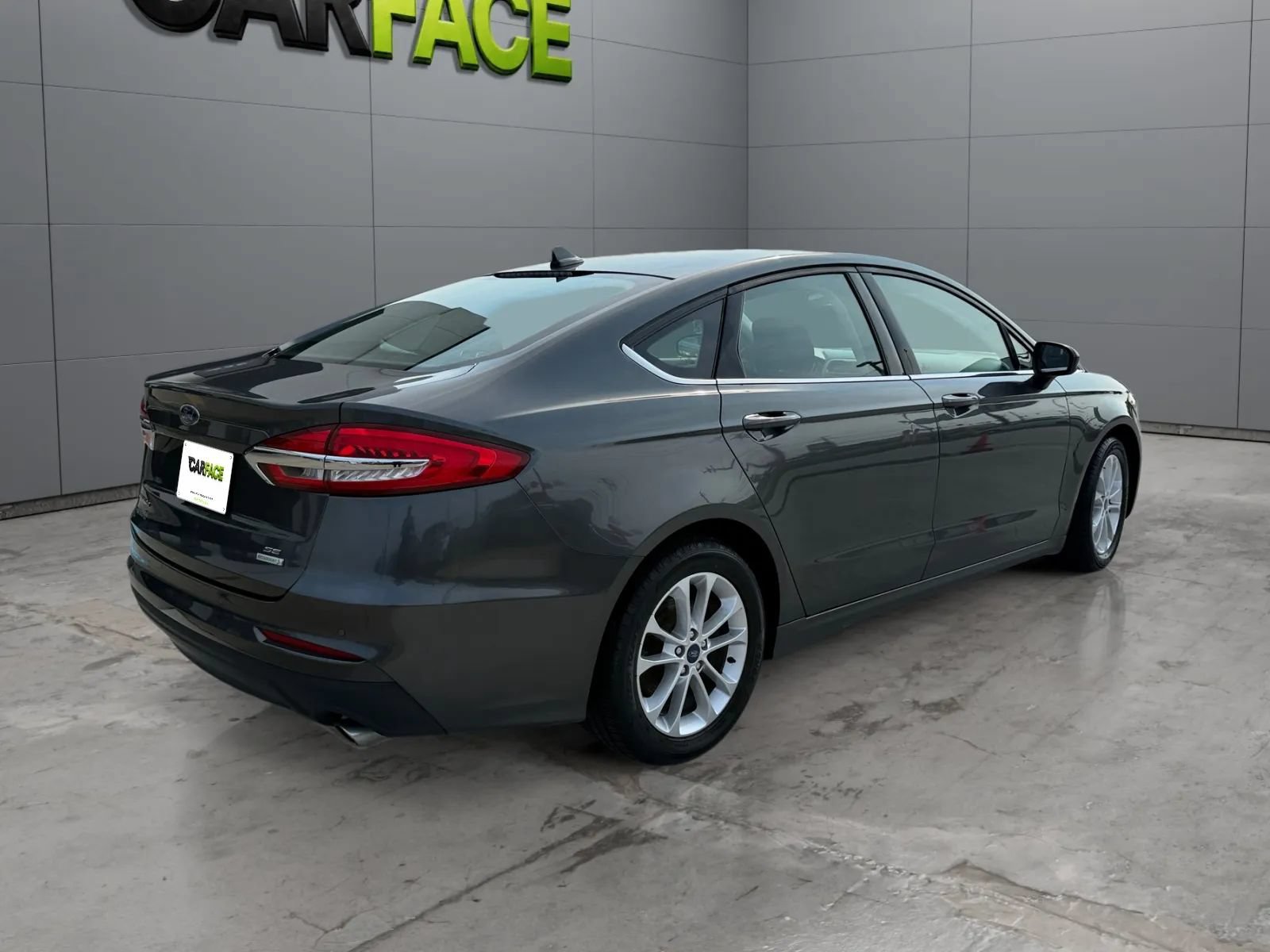 Used 2019 Ford Fusion SE FWD image 12