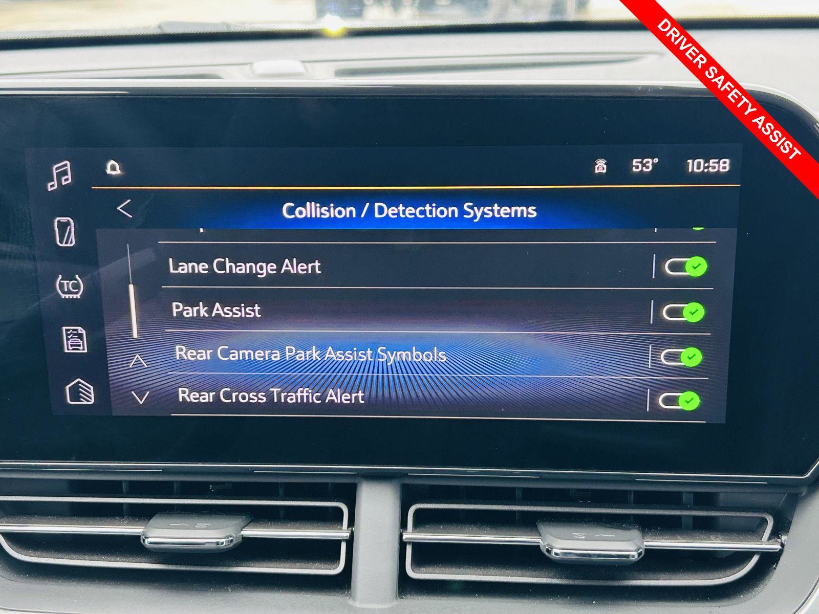 Used 2024 Chevrolet Trax LT w/ Driver Confidence Package image 8