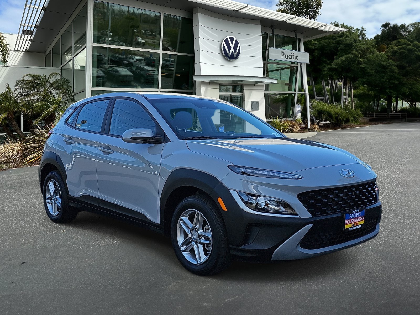 Used 2023 Hyundai Kona SE AWD/4WD image 3