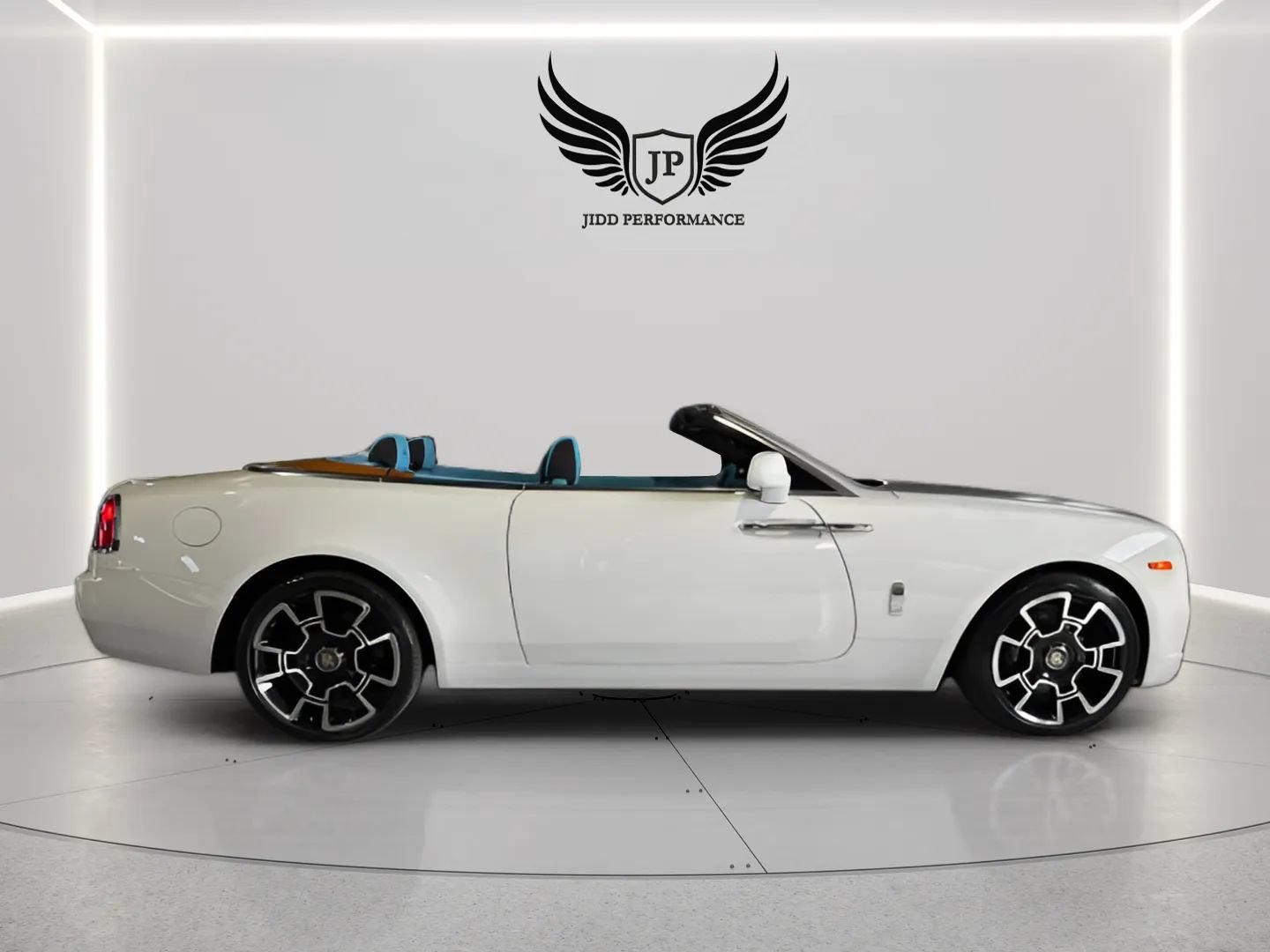 Used 2016 Rolls-Royce Dawn RWD image 16
