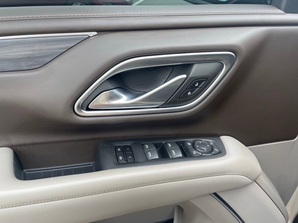 Used 2021 GMC Yukon XL SLT w/ SLT Premium Package image 12