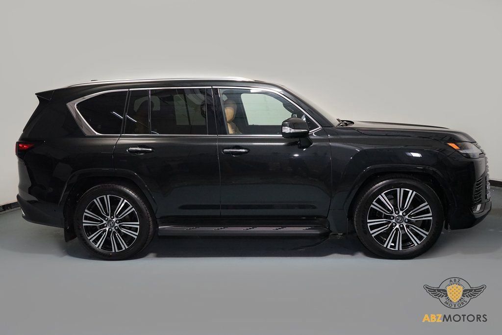 Used 2026 Lexus LX 700h Luxury w/ Accessory Package (Z1) image 4