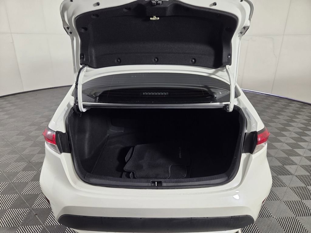 Used 2020 Toyota Corolla LE FWD image 26