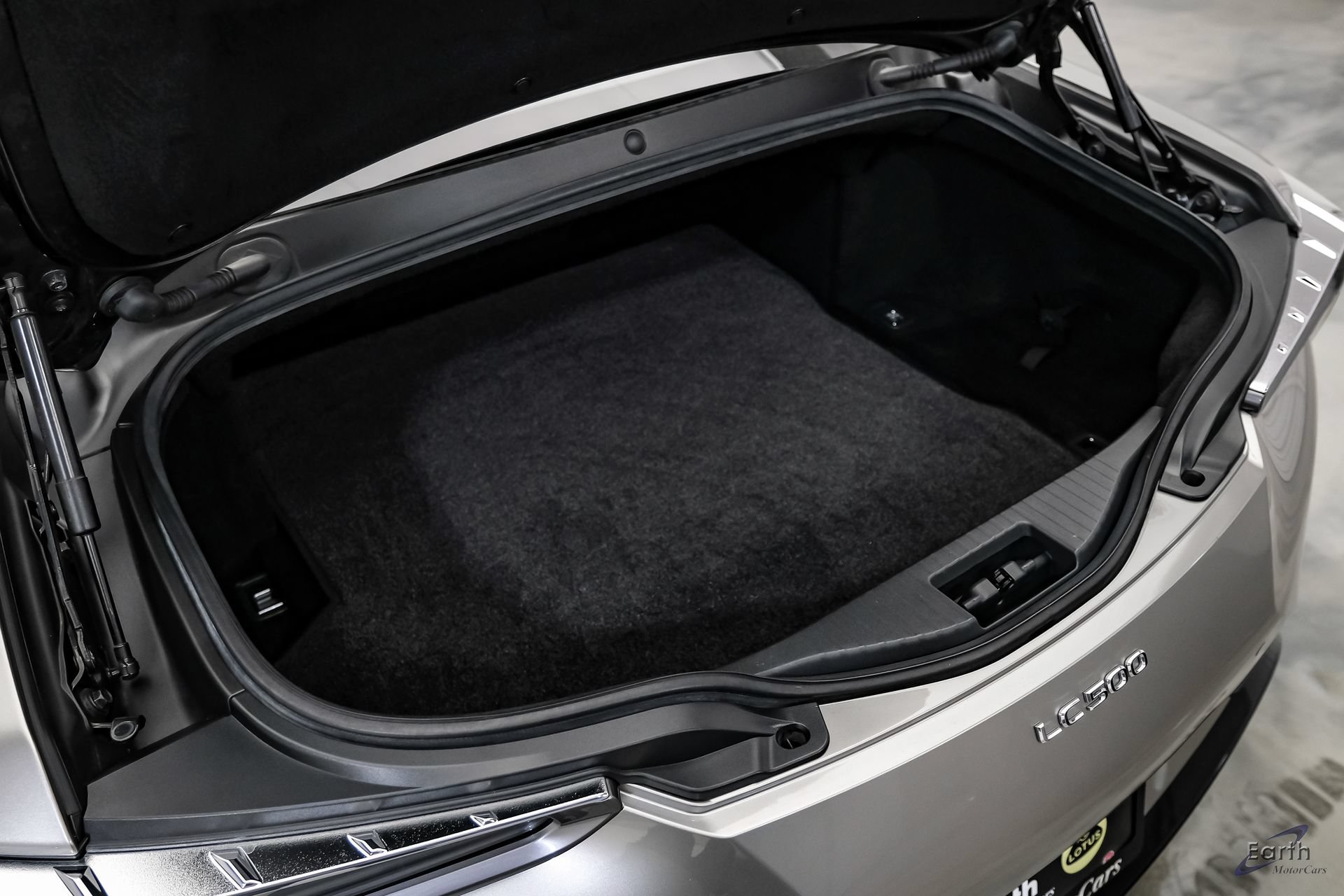 Used 2018 Lexus LC 500 Coupe w/ Performance Package RWD image 98