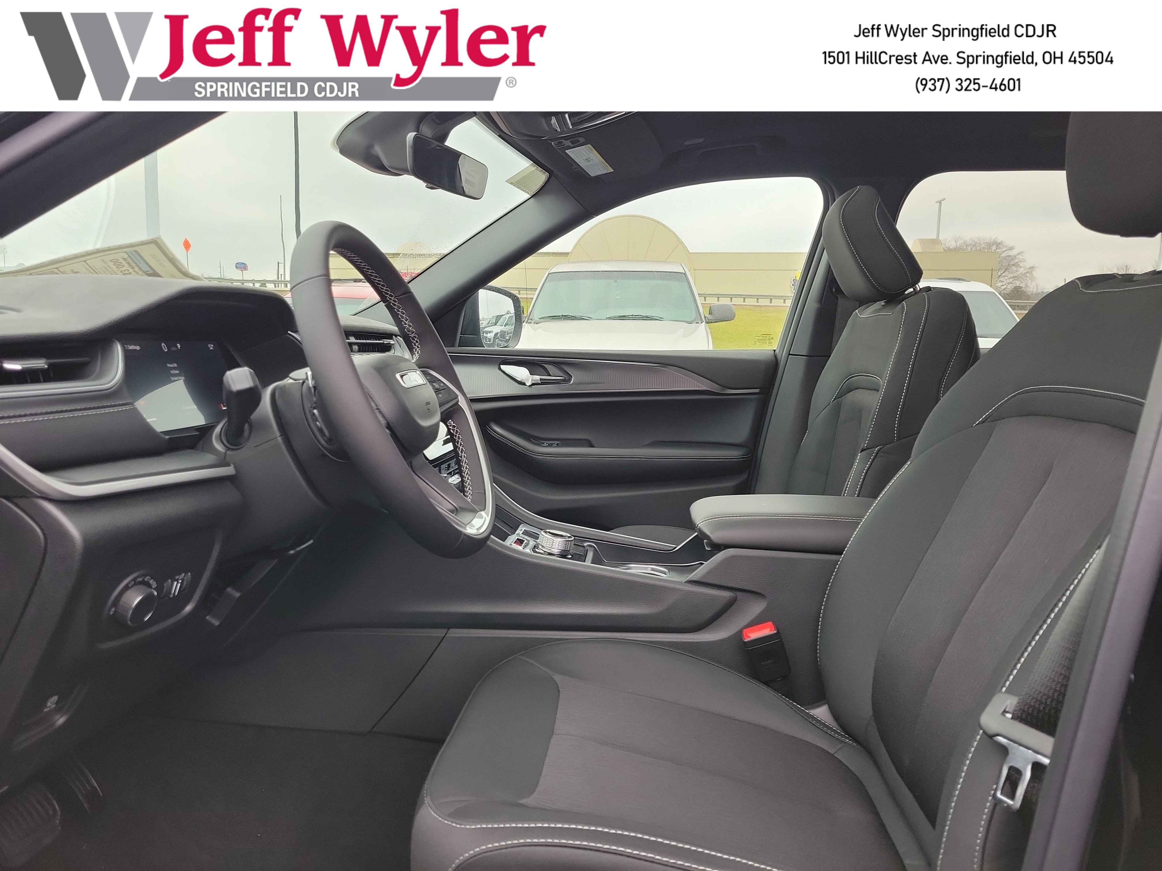 New 2025 Jeep Grand Cherokee L Laredo w/ Luxury Tech Group I image 15