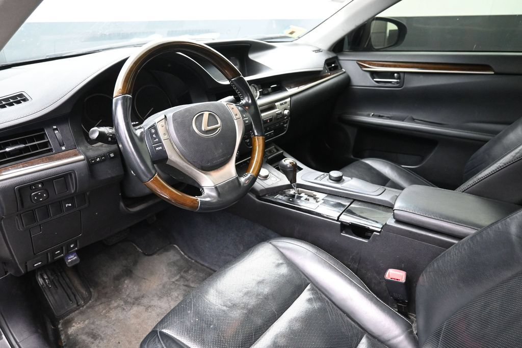 Used 2013 Lexus ES 350 w/ Luxury Pkg FWD image 19