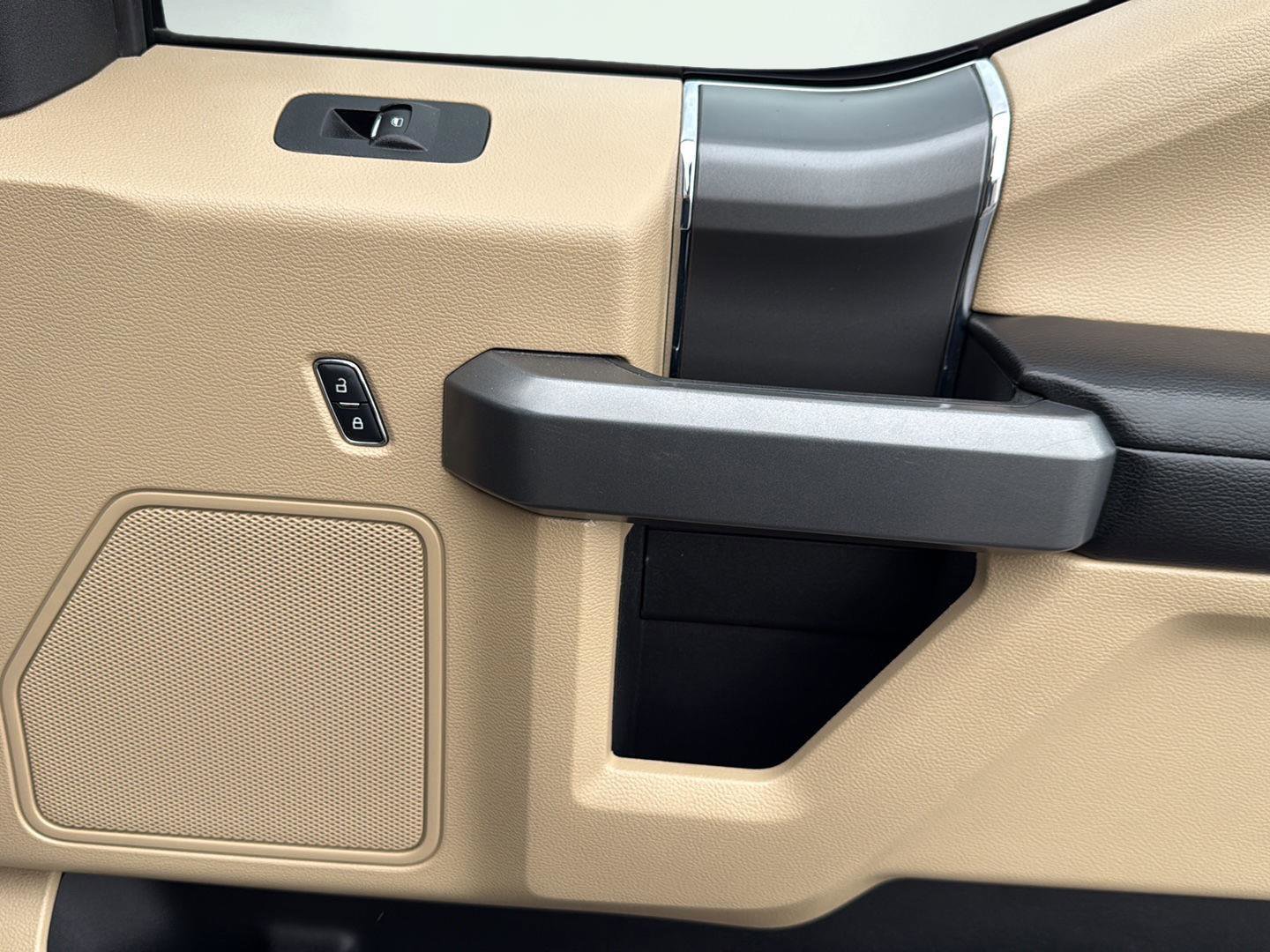 Used 2018 Ford F150 XLT w/ Equipment Group 302A Luxury AWD/4WD image 28