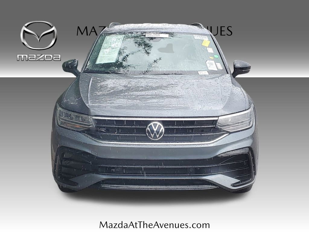 Used 2022 Volkswagen Tiguan SE R-Line image 2