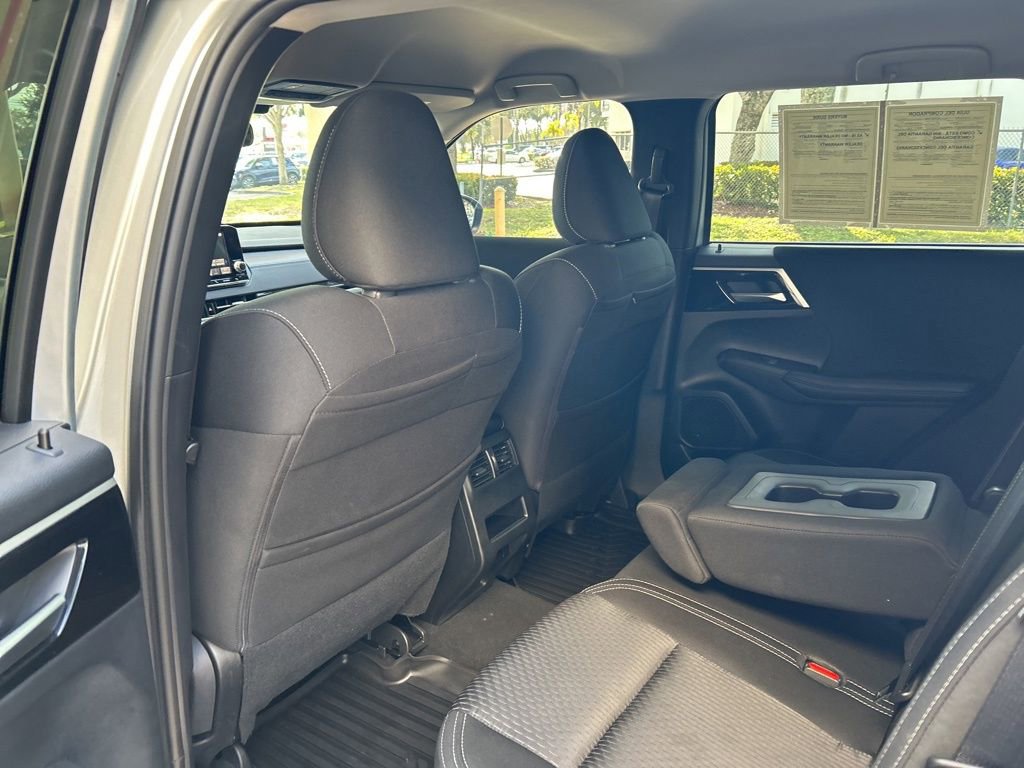 Used 2024 Mitsubishi Outlander ES image 33