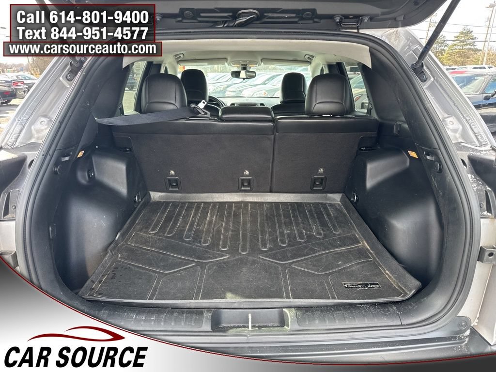 Used 2019 Jeep Cherokee Trailhawk AWD/4WD image 33