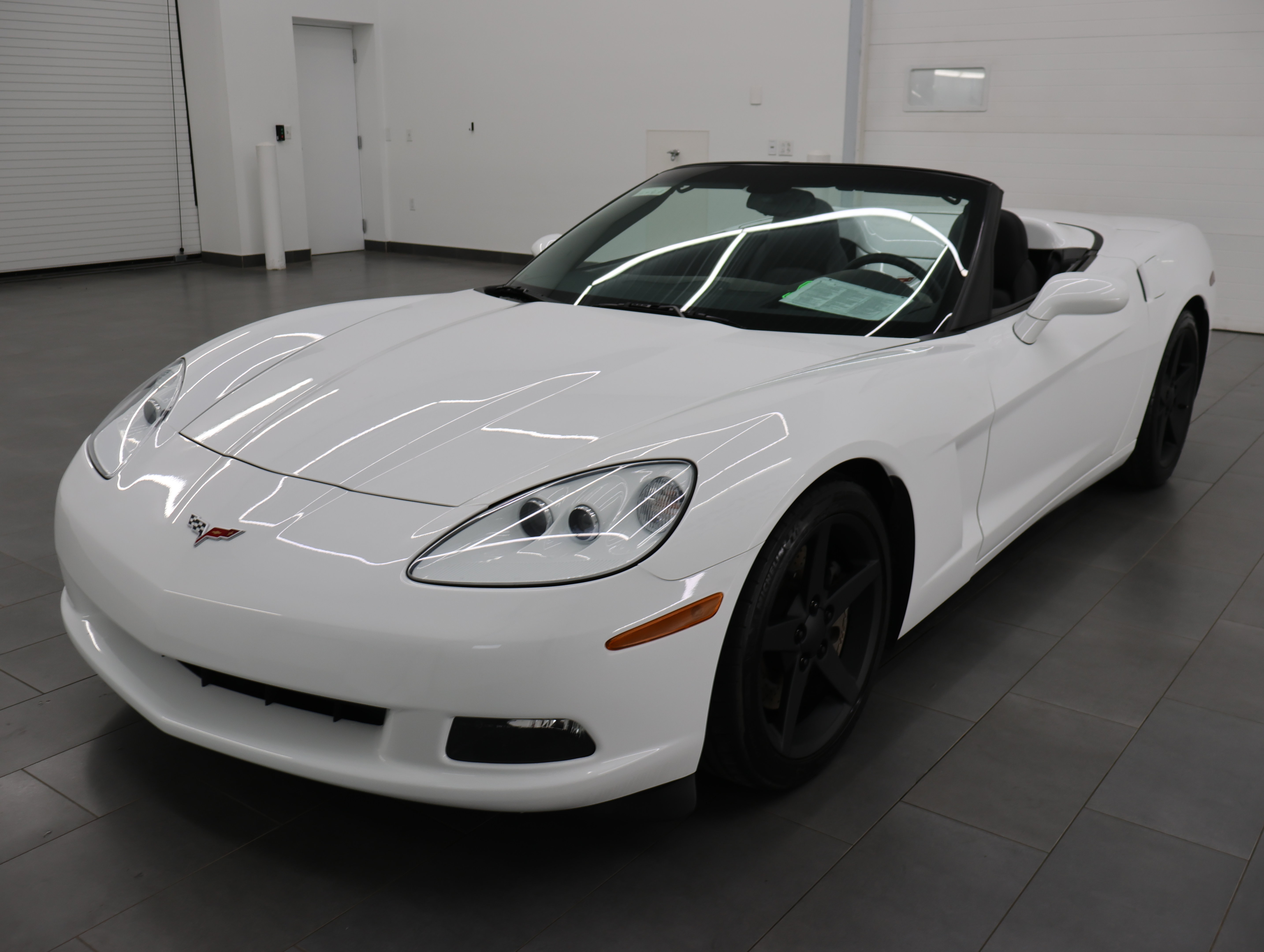 Used 2005 Chevrolet Corvette Convertible w/ Preferred Equipment Group RWD image 44