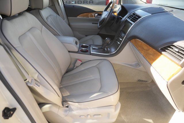 Used 2015 Lincoln MKX FWD w/ Equipment Group 101A image 18