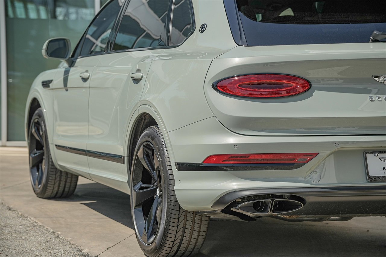 New 2025 Bentley Bentayga Extended Wheelbase image 14
