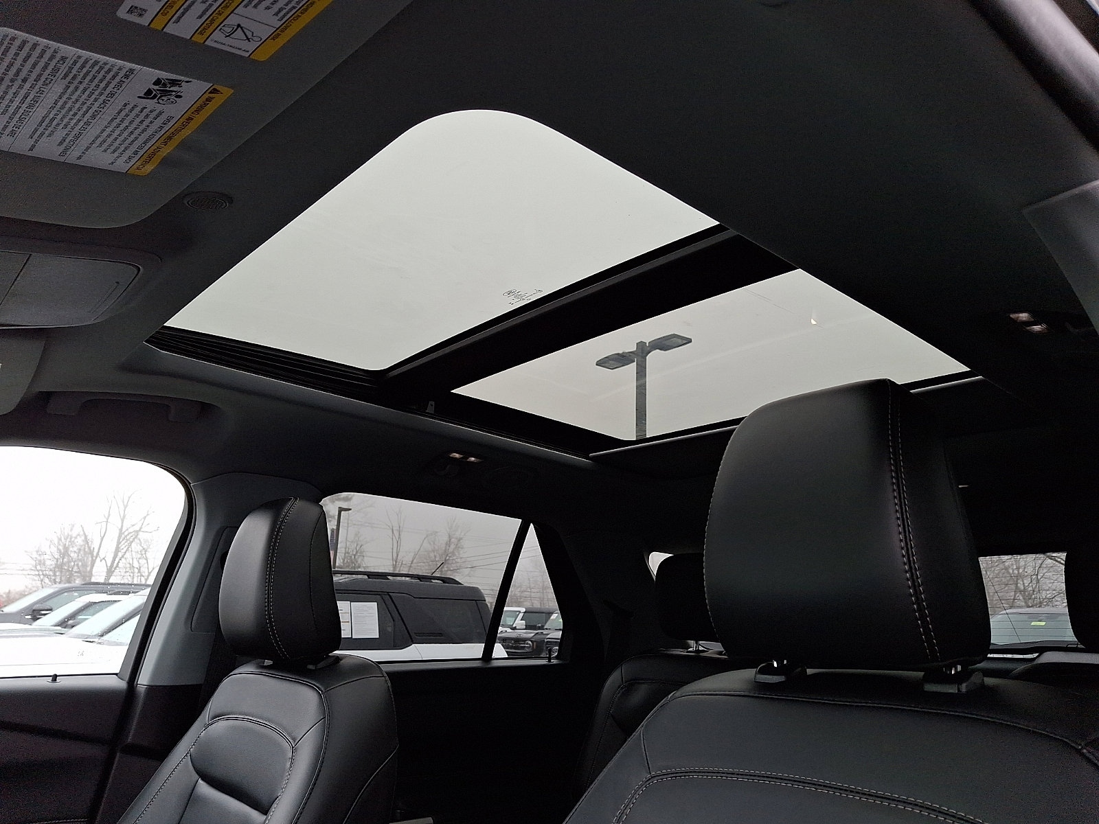 Certified 2023 Ford Explorer XLT w/ Equipment Group 202A AWD/4WD image 18