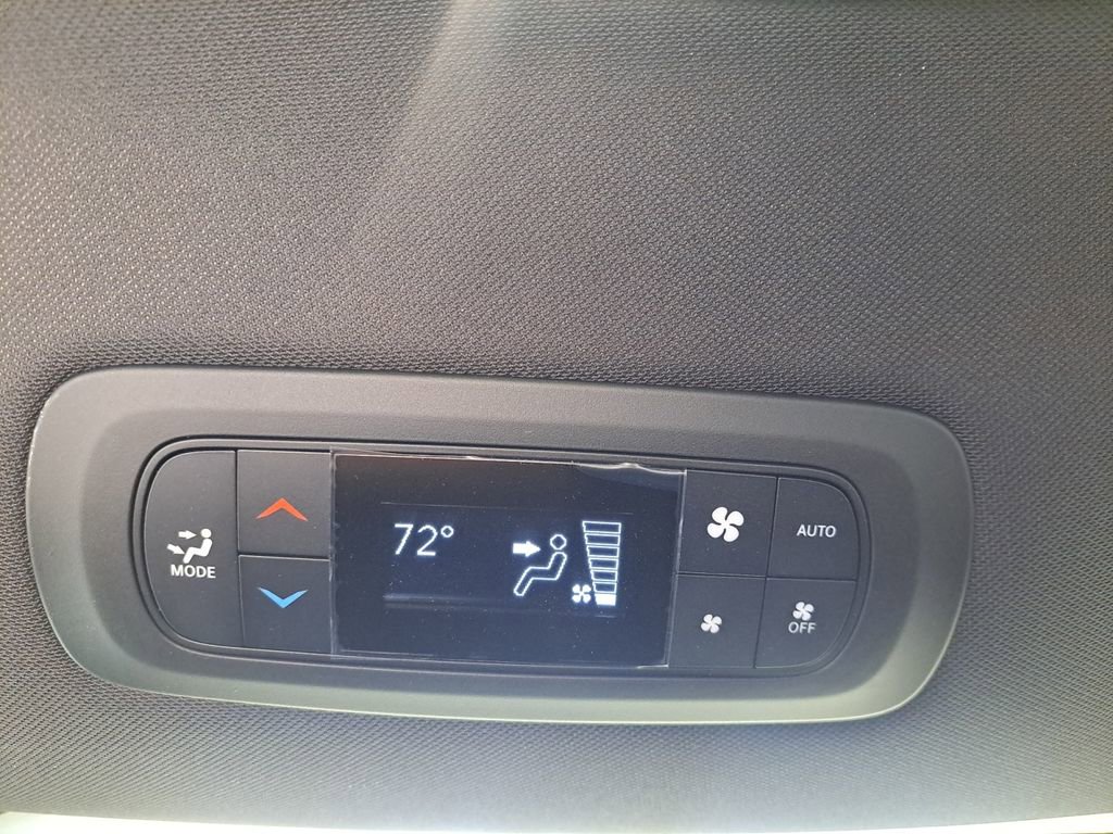 New 2026 Chrysler Pacifica Select image 12