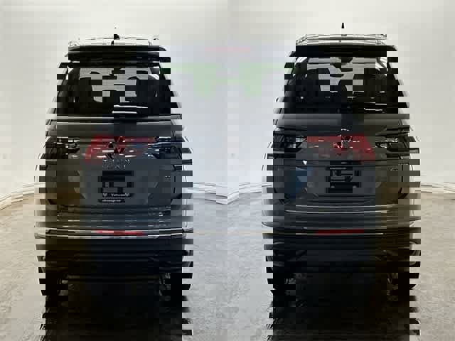 Certified 2022 Volkswagen Tiguan SE w/ Panoramic Sunroof Package image 5