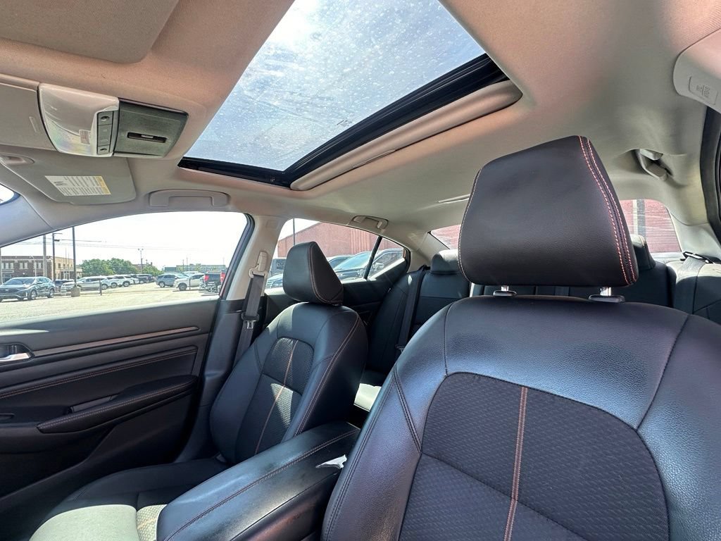 Used 2021 Nissan Altima 2.5 SR w/ SR Premium Package FWD image 13