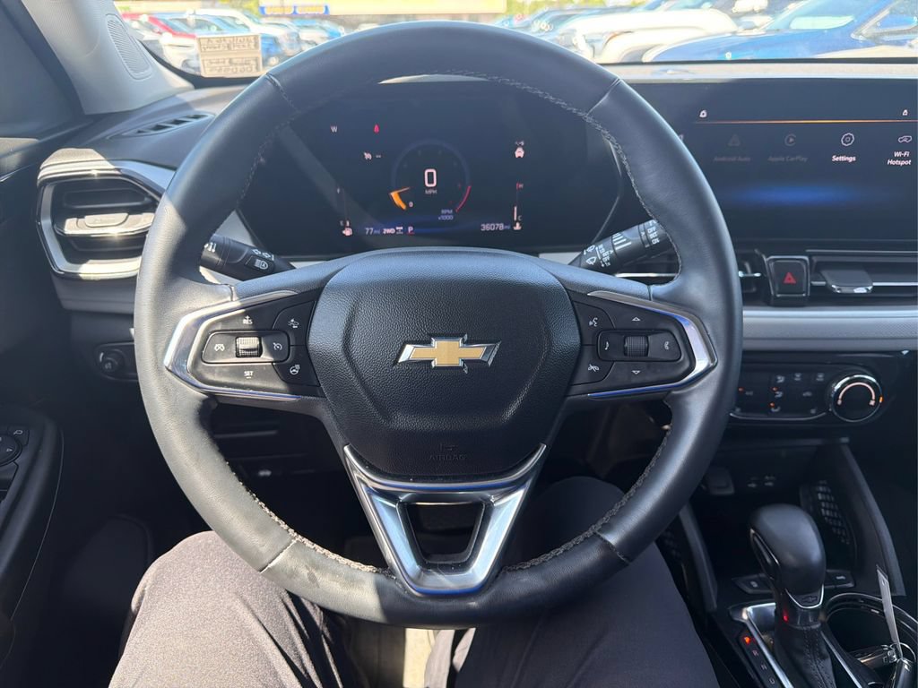 Used 2024 Chevrolet TrailBlazer LT w/ LT Cold Weather Package AWD/4WD image 14