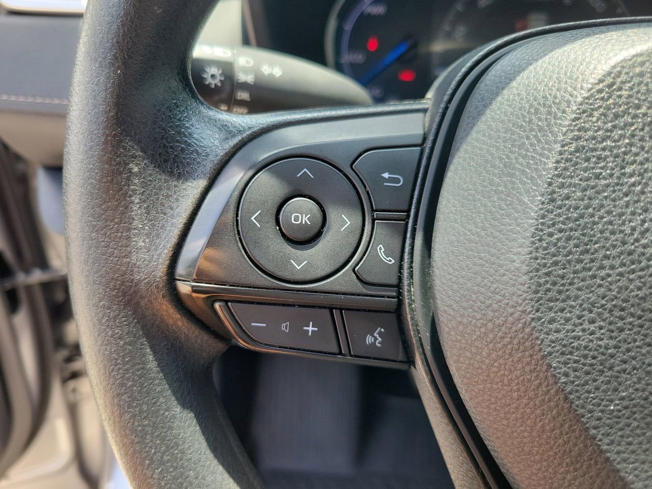 Used 2024 Toyota RAV4 LE AWD/4WD image 19