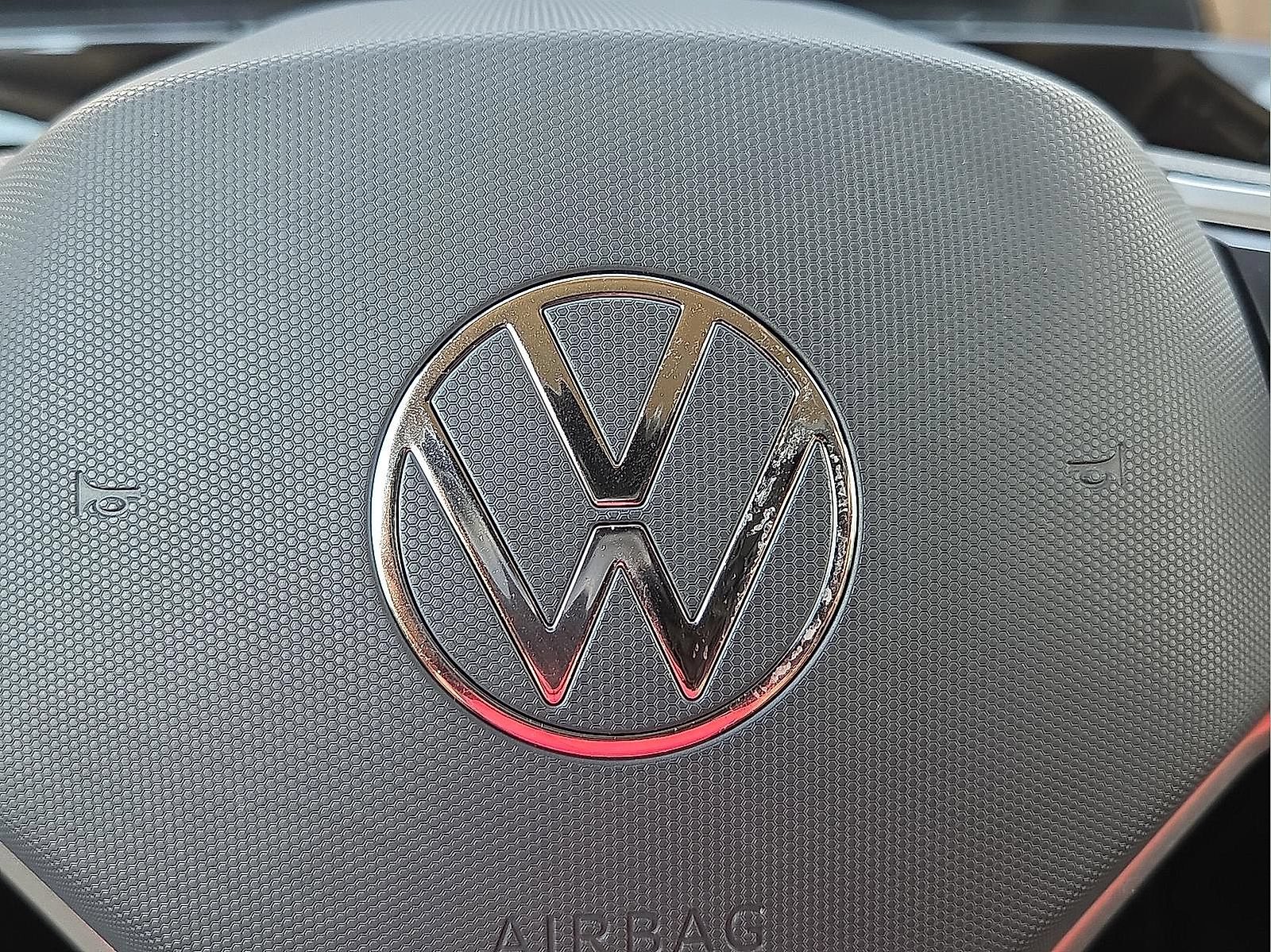 Used 2024 Volkswagen Atlas SE w/ Black Wheel Package AWD/4WD image 25