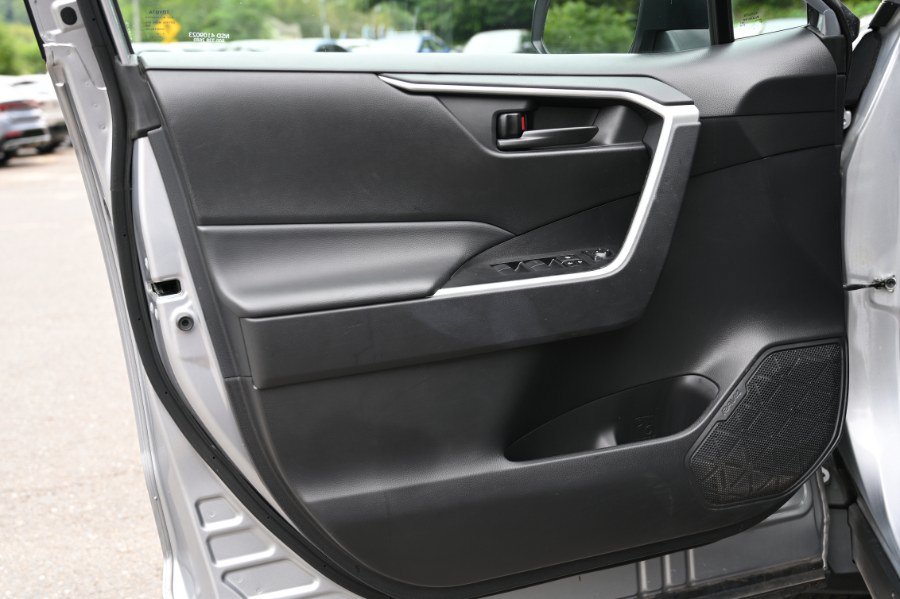 Used 2023 Toyota RAV4 LE AWD/4WD image 16