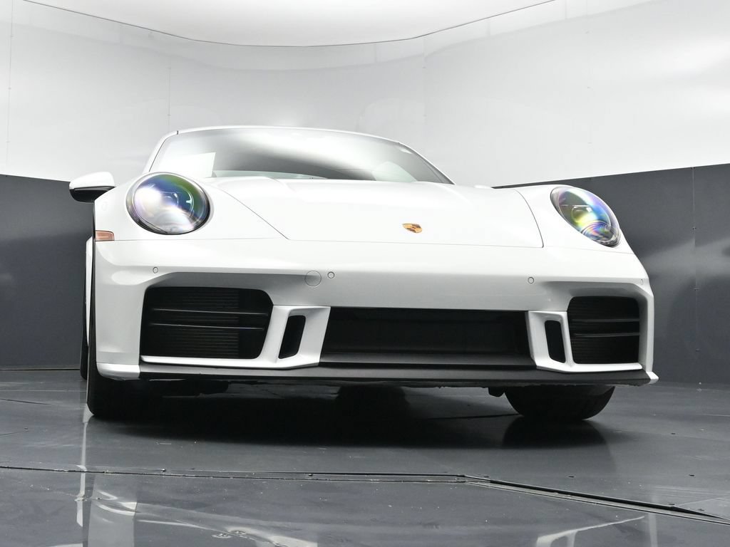 Certified 2025 Porsche 911 Carrera S RWD image 31