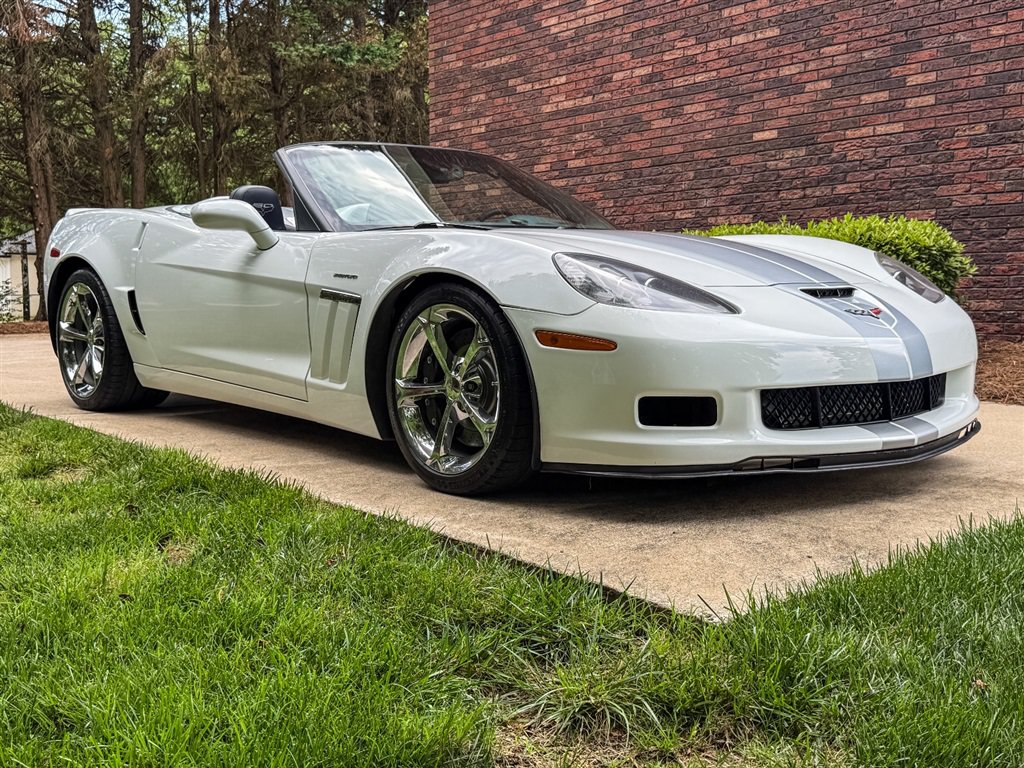 Used 2013 Chevrolet Corvette Grand Sport w/ 4LT Preferred Equipment Group RWD image 24
