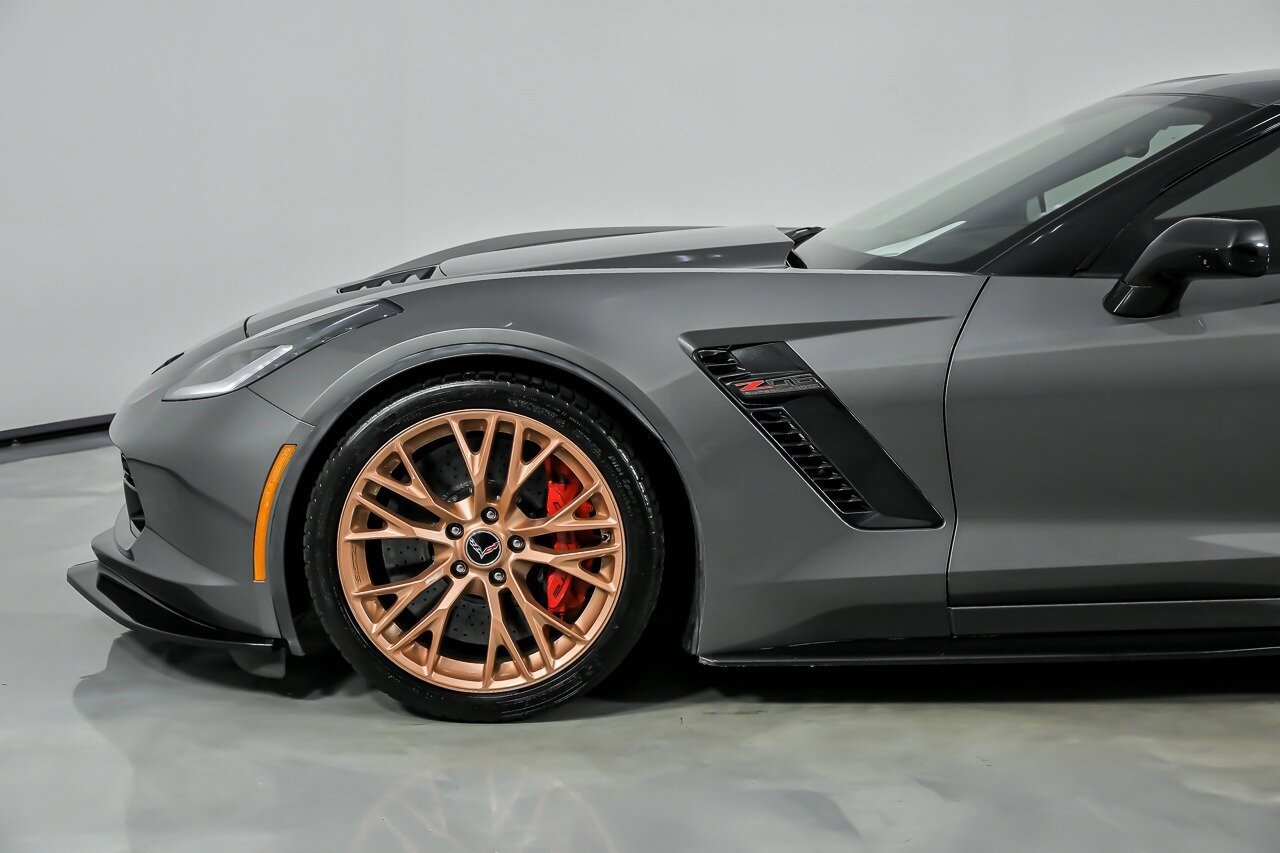 Used 2015 Chevrolet Corvette Z06 w/ 3LZ Preferred Equipment Group image 7