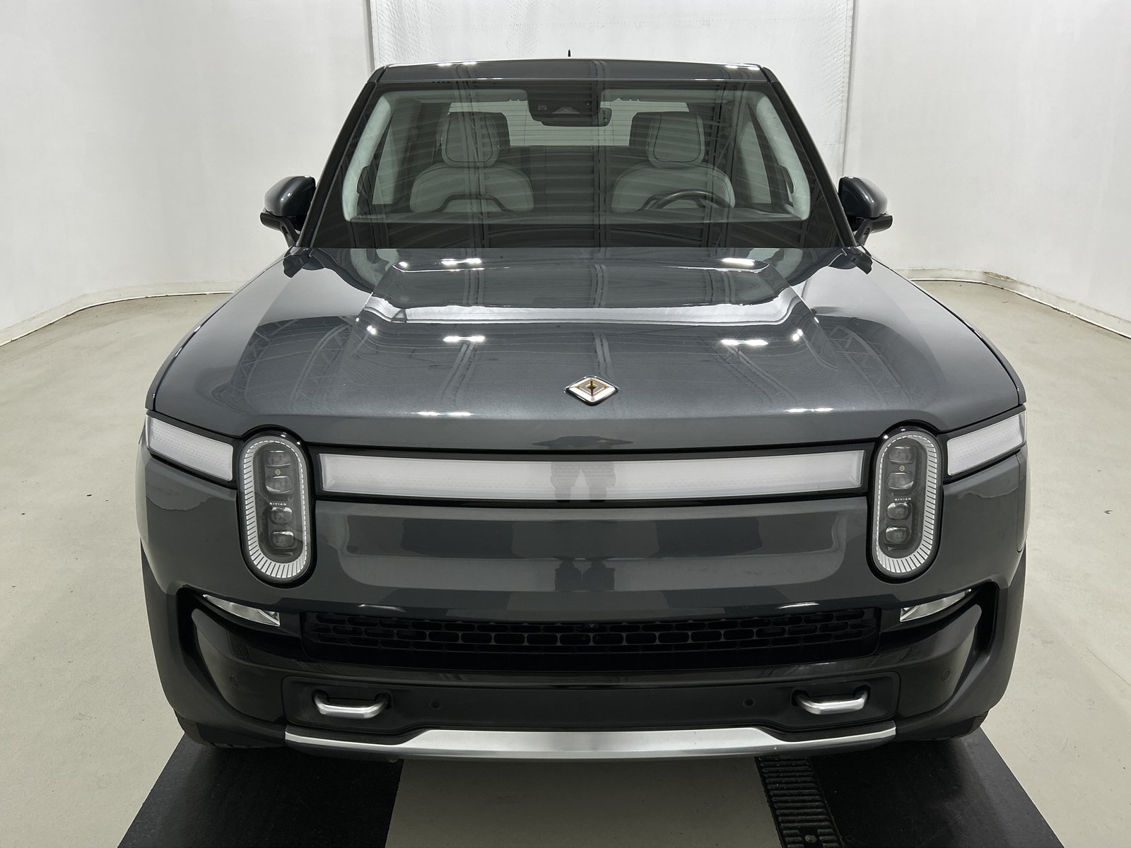 Used 2023 Rivian R1T Adventure AWD/4WD image 8