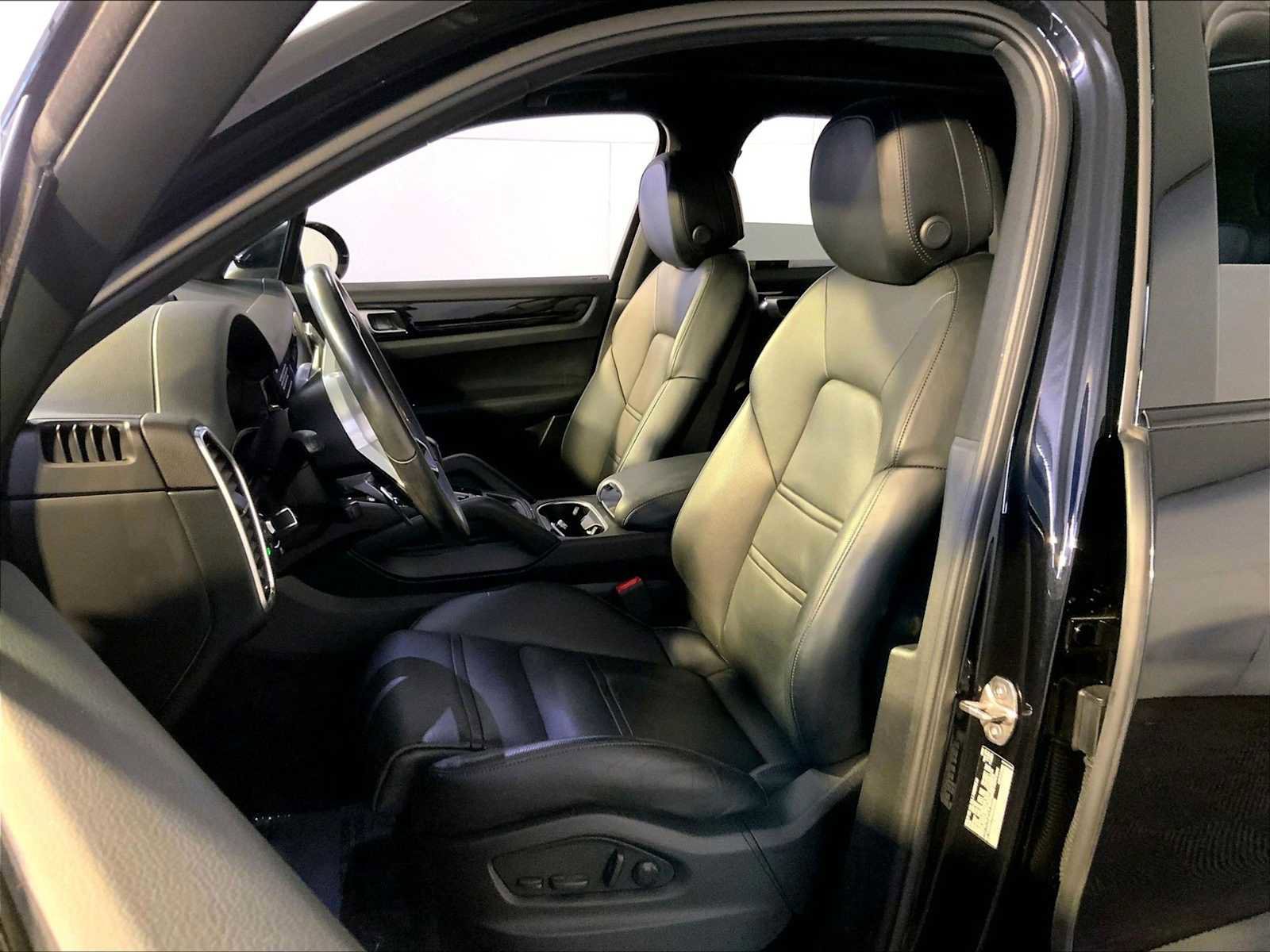 Certified 2022 Porsche Cayenne w/ Premium Package image 5