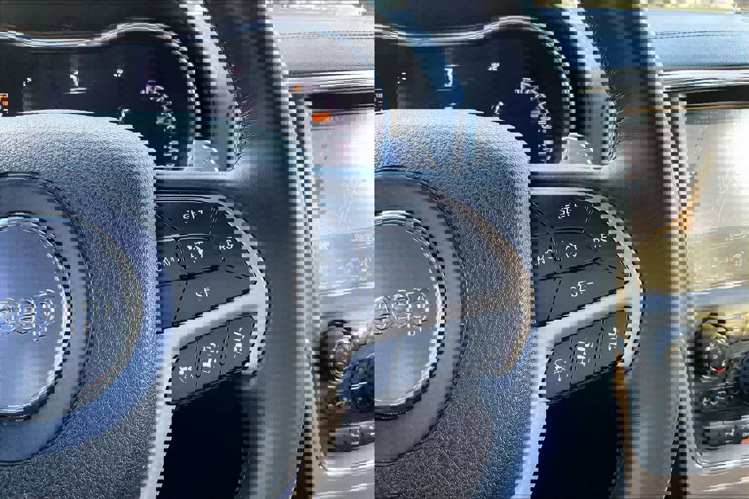 Used 2014 Jeep Grand Cherokee Summit image 23