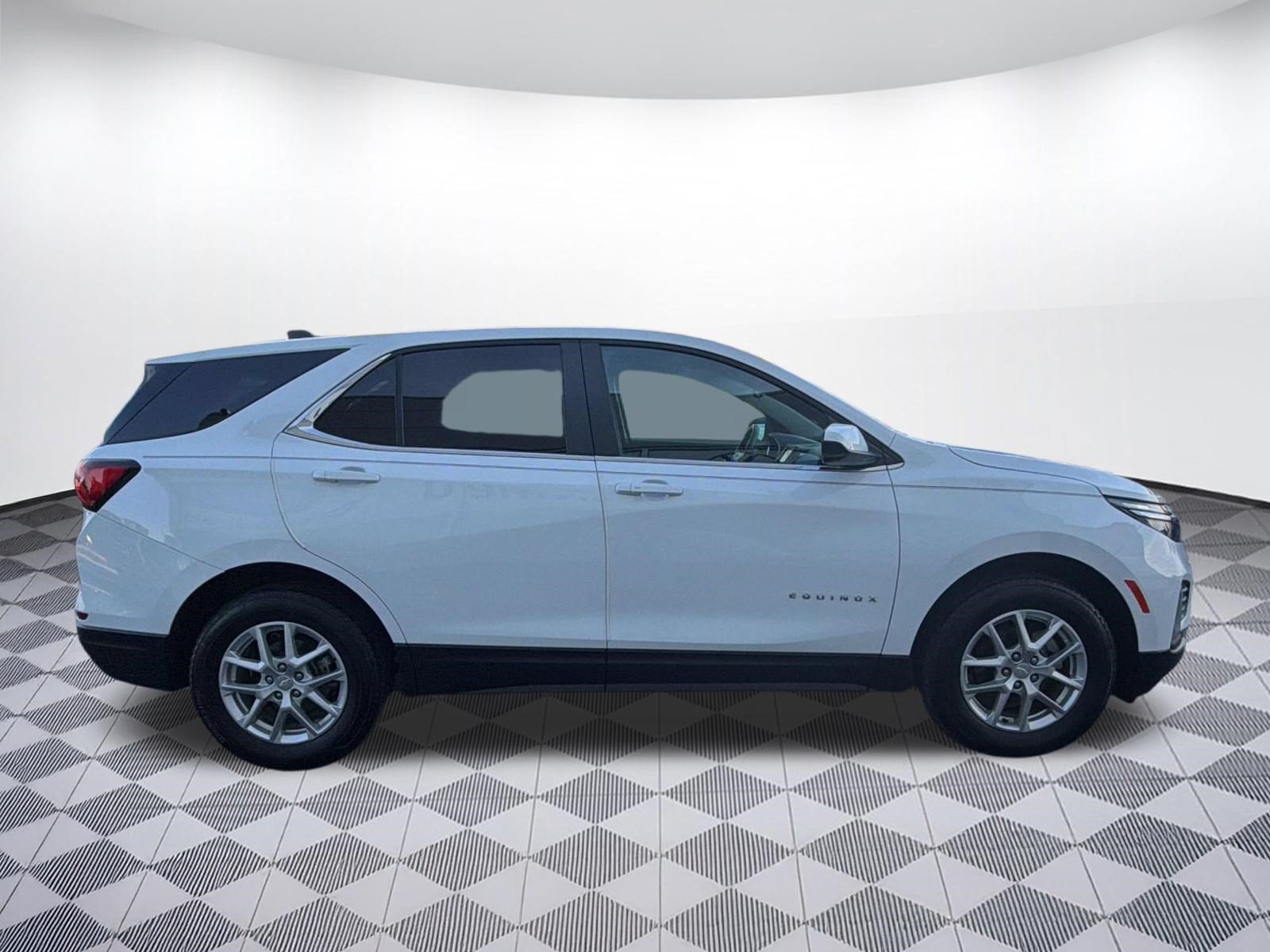 Used 2023 Chevrolet Equinox LT AWD/4WD image 8