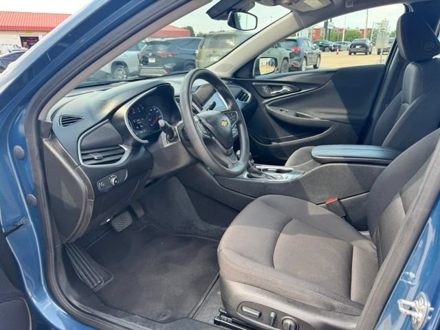 Used 2025 Chevrolet Malibu LT FWD image 17