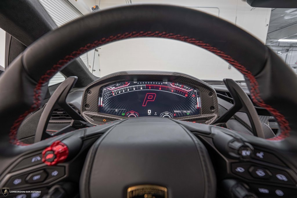 Used 2024 Lamborghini Revuelto image 35