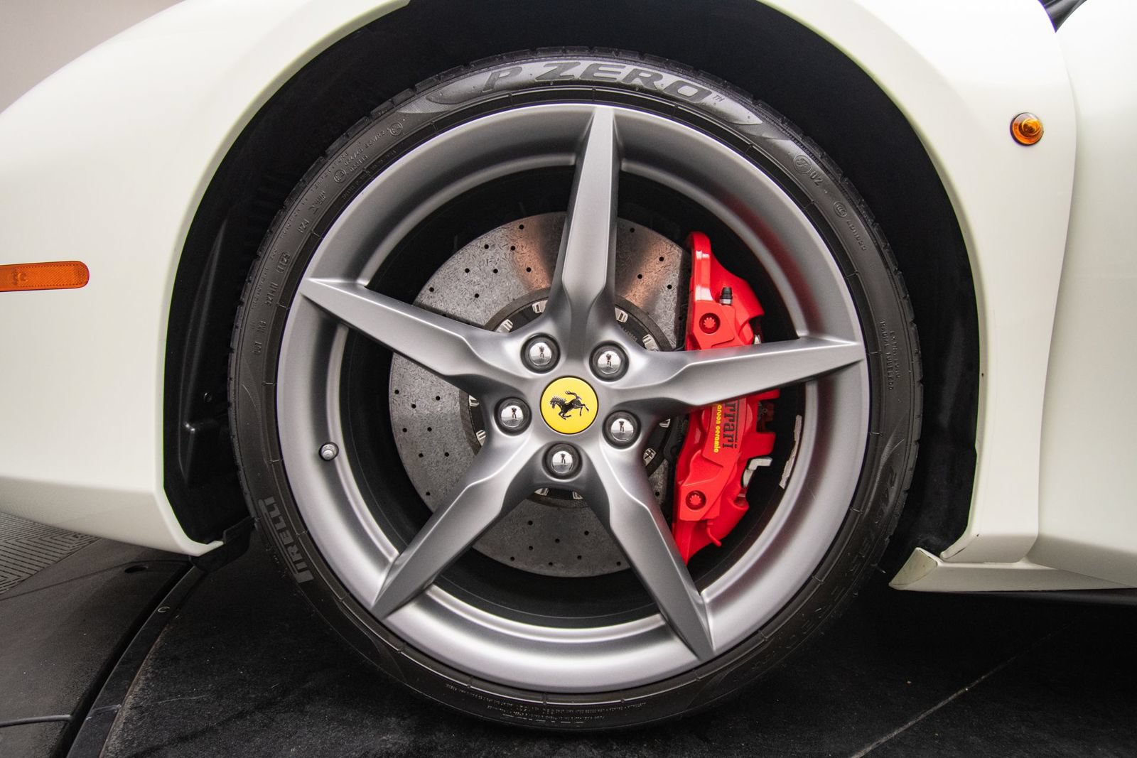 Used 2018 Ferrari 488 Spider RWD image 38