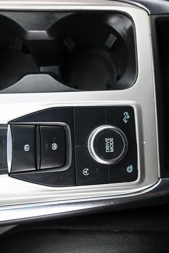 Used 2023 Ford Explorer Limited image 16