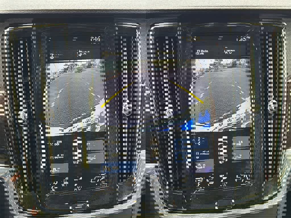 Used 2018 Volvo S90 T6 Momentum w/ Convenience Package image 29