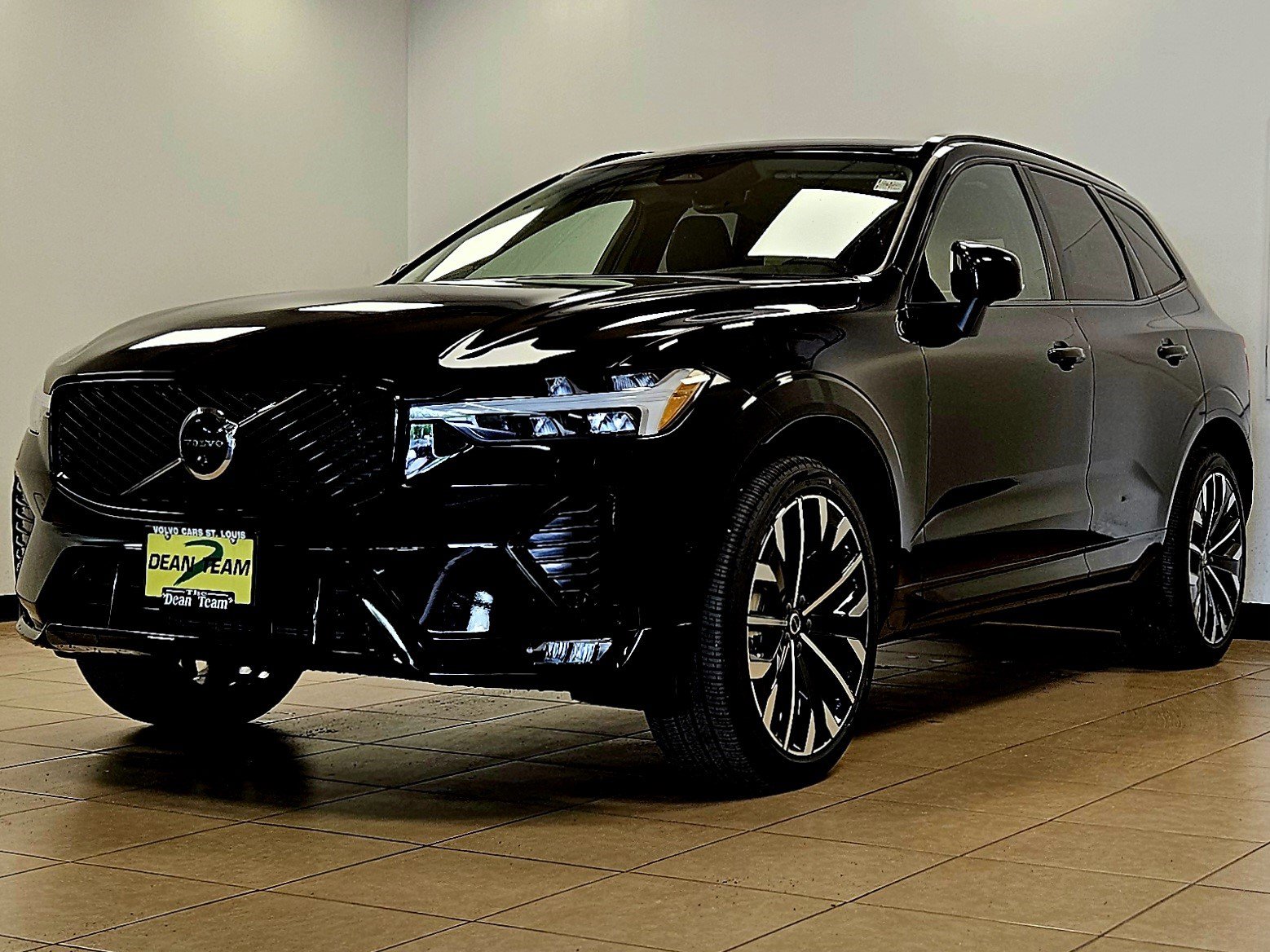 New 2026 Volvo XC60 B5 Ultra w/ Climate Package AWD/4WD image 4