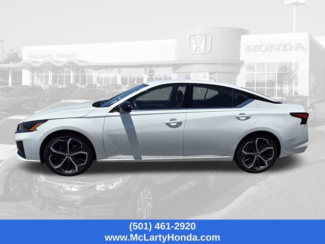 Used 2024 Nissan Altima 2.5 SR FWD image 2