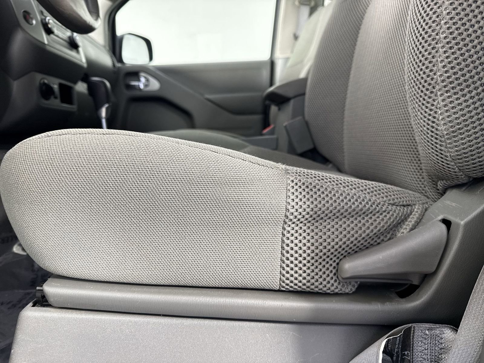 Used 2021 Nissan Frontier SV w/ SV Utility Package image 19