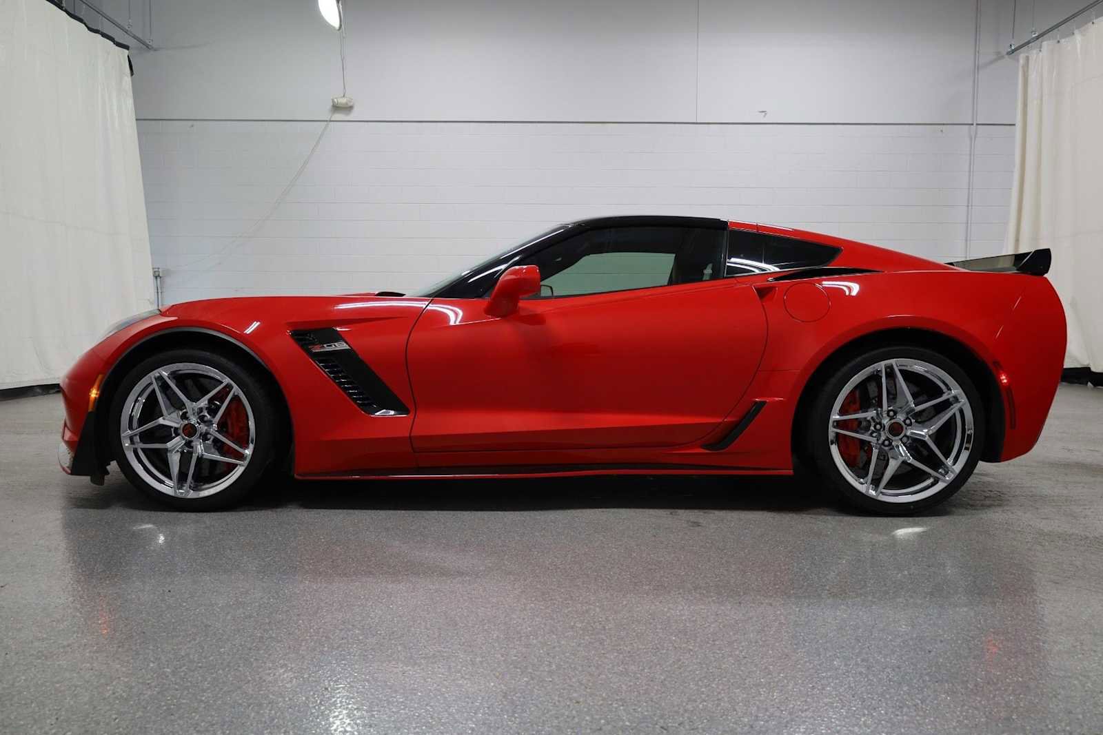 Used 2016 Chevrolet Corvette Z06 image 2