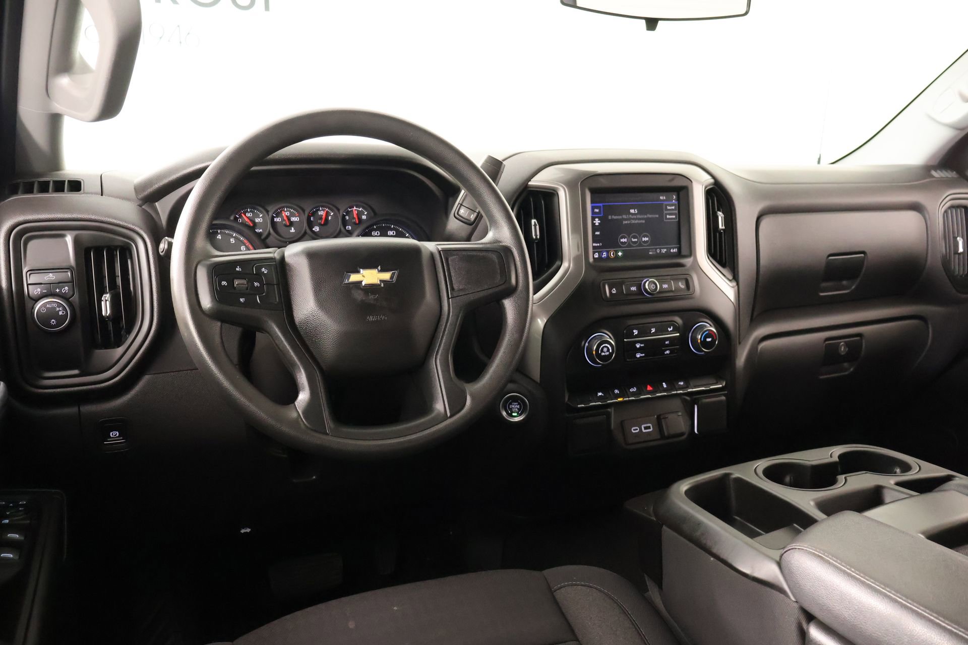 Used 2025 Chevrolet Silverado 1500 Custom RWD image 2