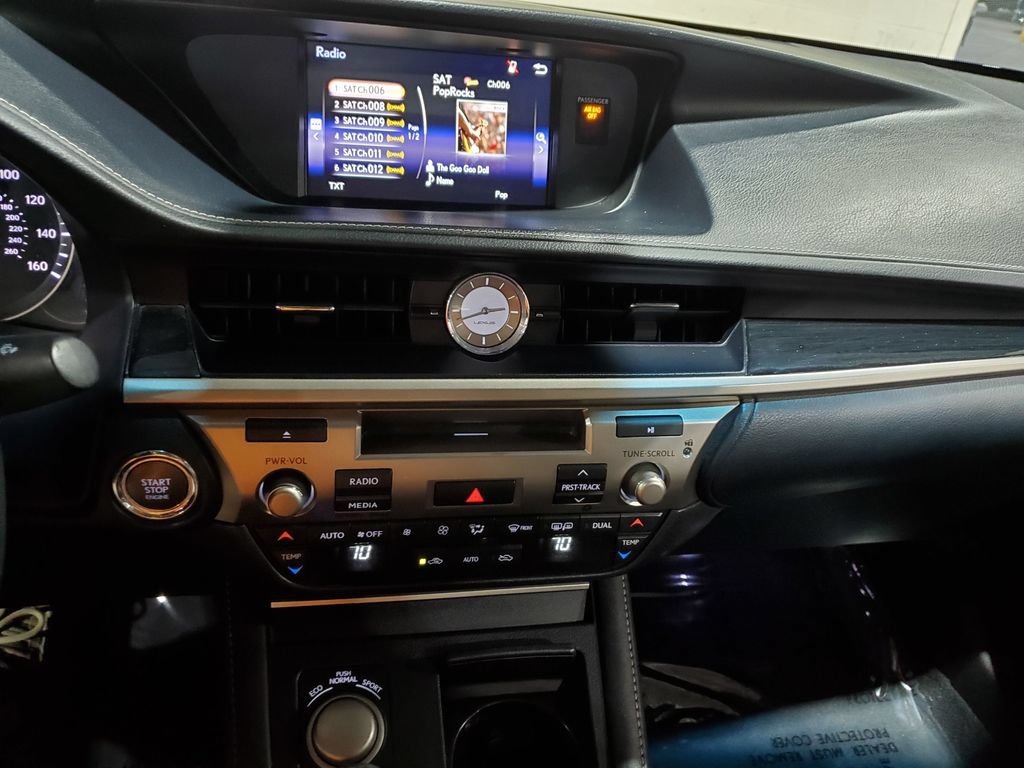 Used 2017 Lexus ES 350 w/ Accessory Package FWD image 26
