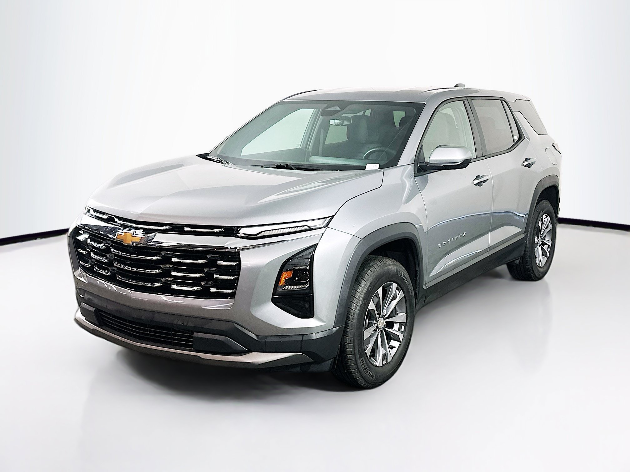 Used 2025 Chevrolet Equinox LT AWD/4WD image 3