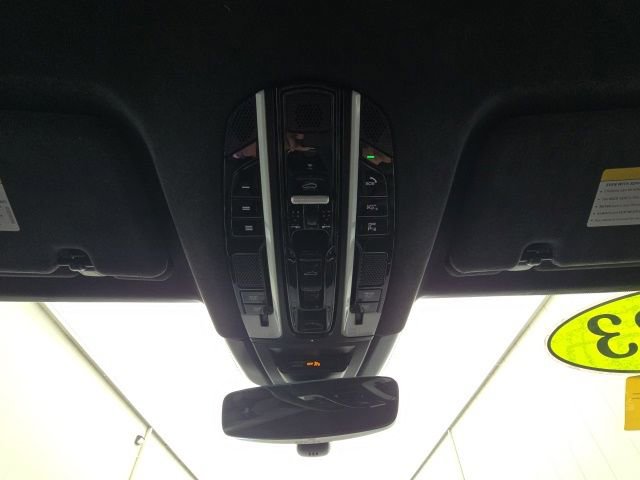 Used 2023 Porsche Cayenne Turbo AWD/4WD image 19
