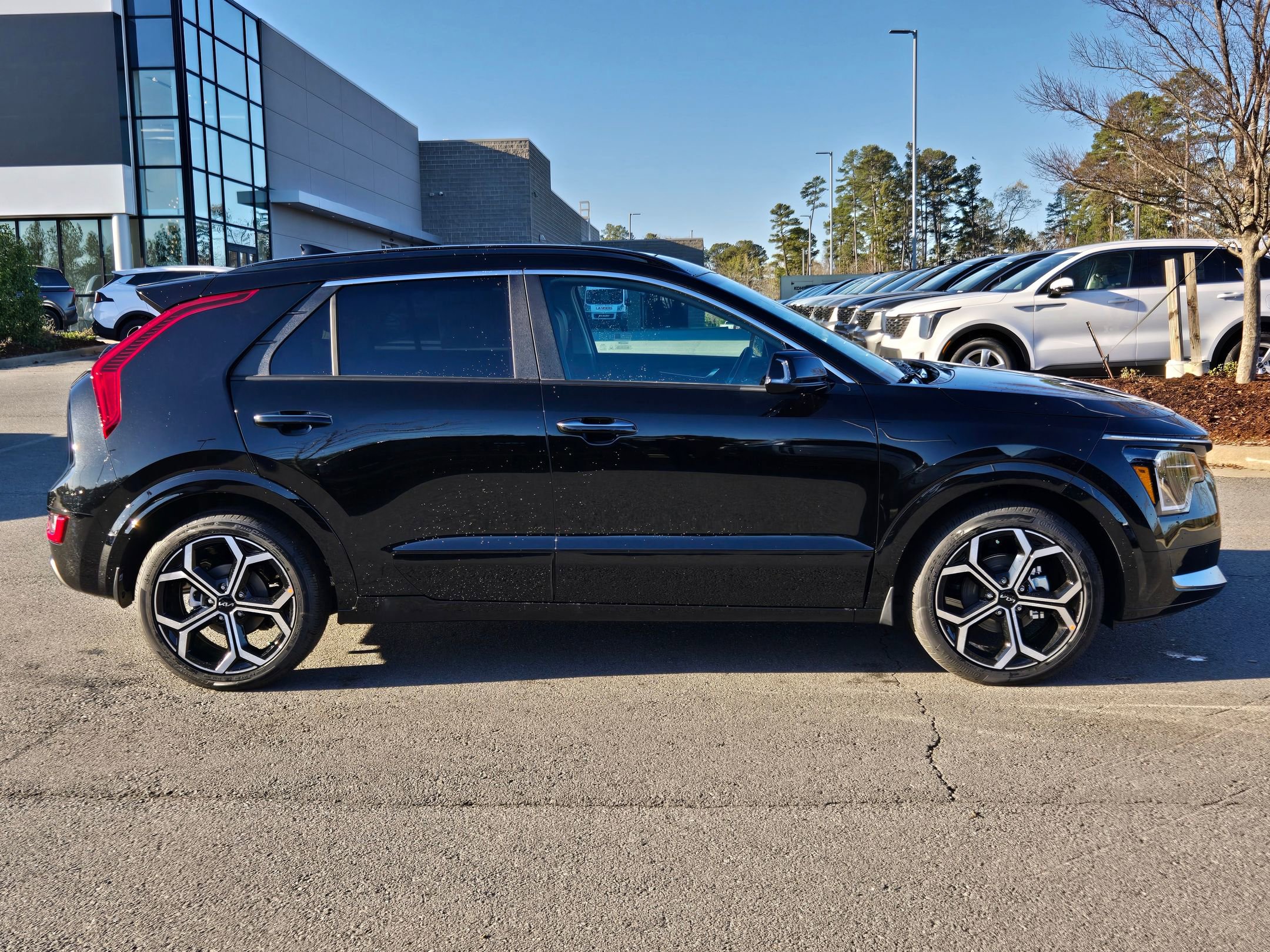 New 2026 Kia Niro SX Touring image 8